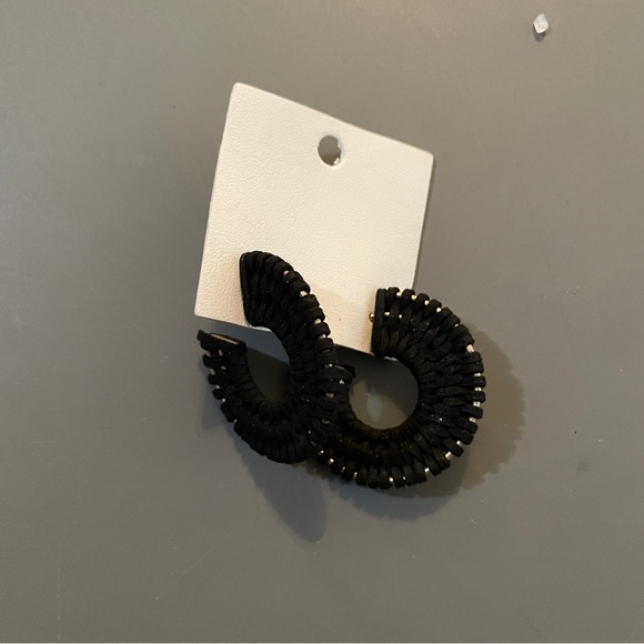 Free People Wrapped Hoops, Black, NWT - Picture 10 of 16